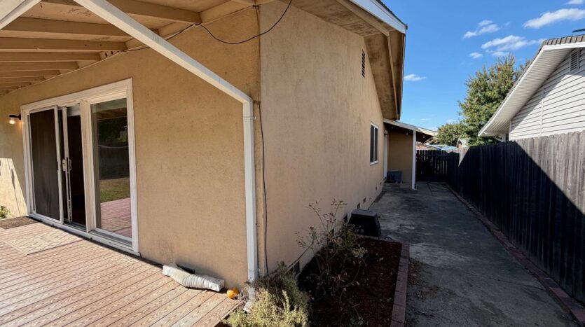 9152 Condesa Dr - Sacramento - California - 3 bed, 2 bath rental property
