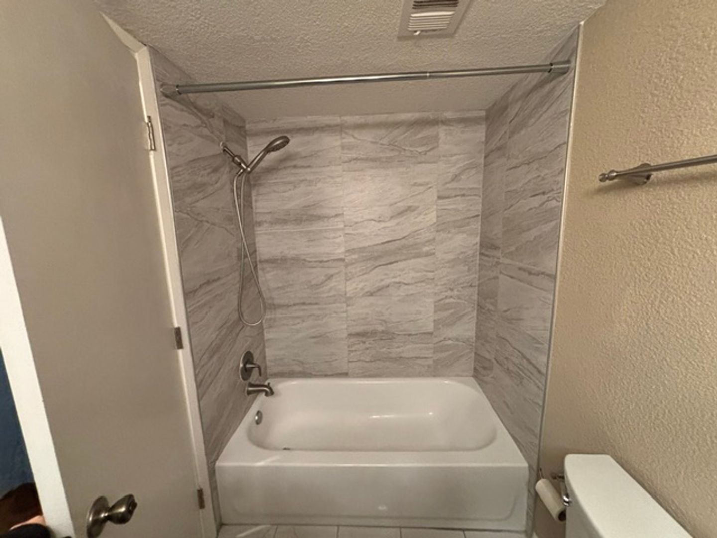 951 Fulton Ave  Unit 531 - Sacramento - California - 1 bed, 1 bath rental property
