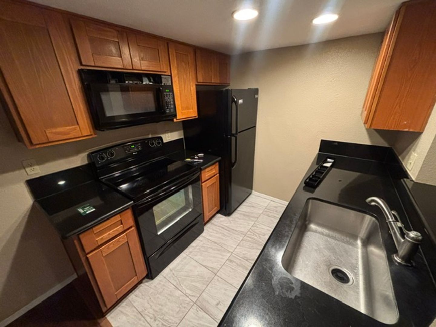 951 Fulton Ave  Unit 531 - Sacramento - California - 1 bed, 1 bath rental property