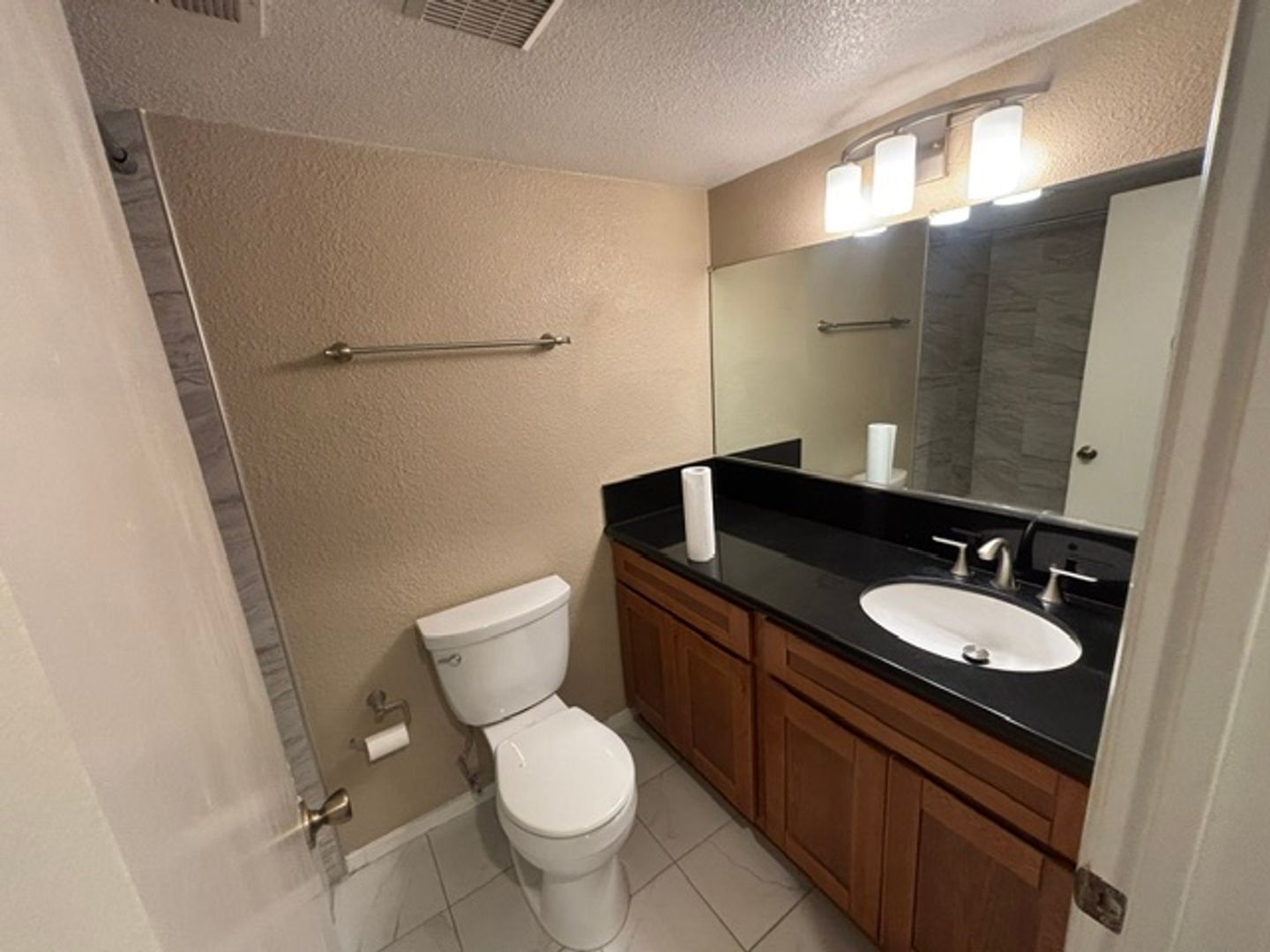 951 Fulton Ave  Unit 531 - Sacramento - California - 1 bed, 1 bath rental property