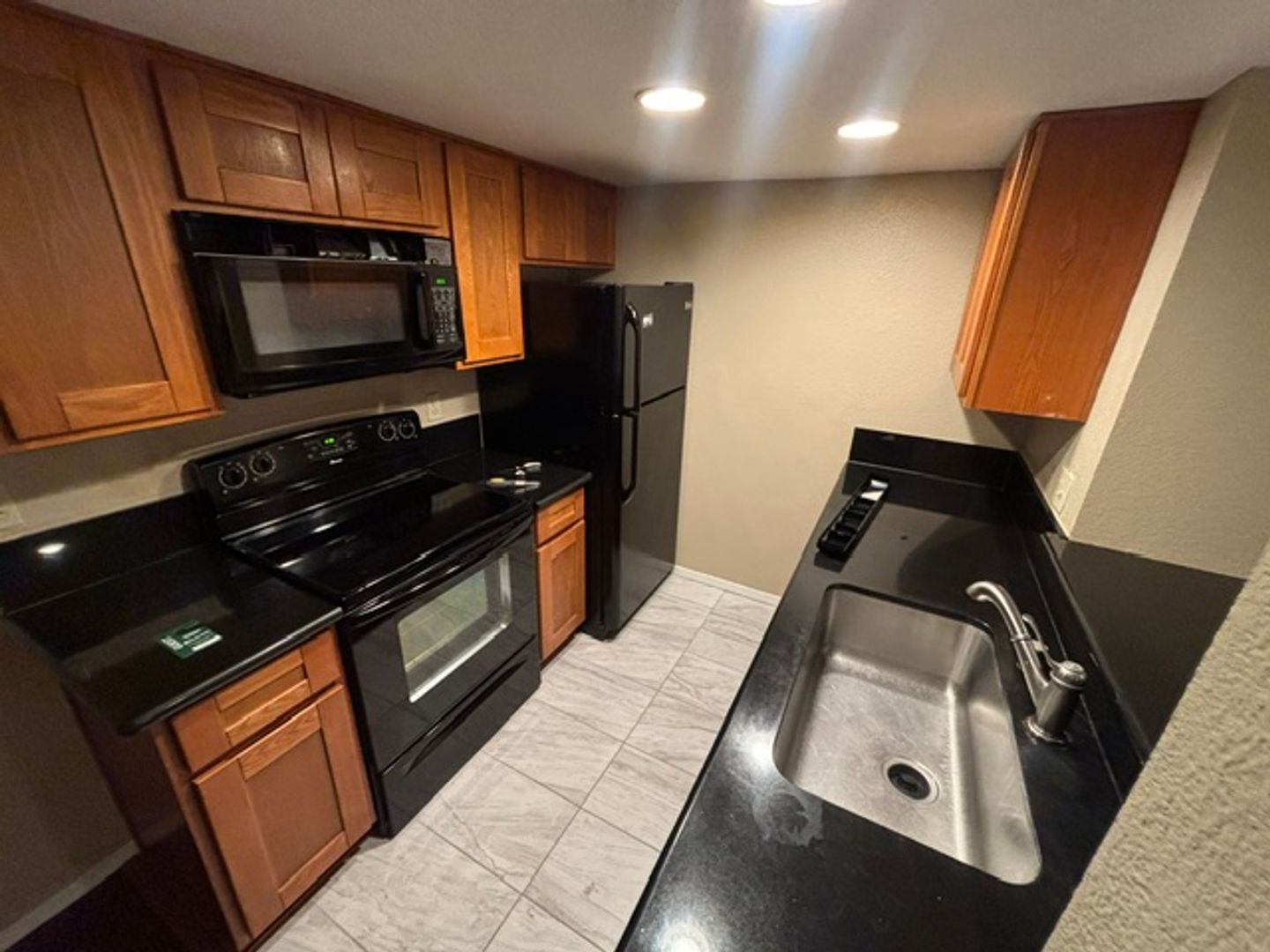 951 Fulton Ave  Unit 531 - Sacramento - California - 1 bed, 1 bath rental property