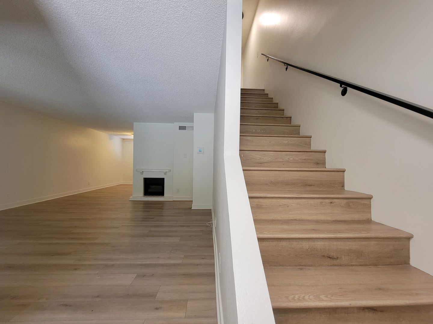 9727 Via Roma - Burbank - California - 2 bed, 2.5 bath rental property