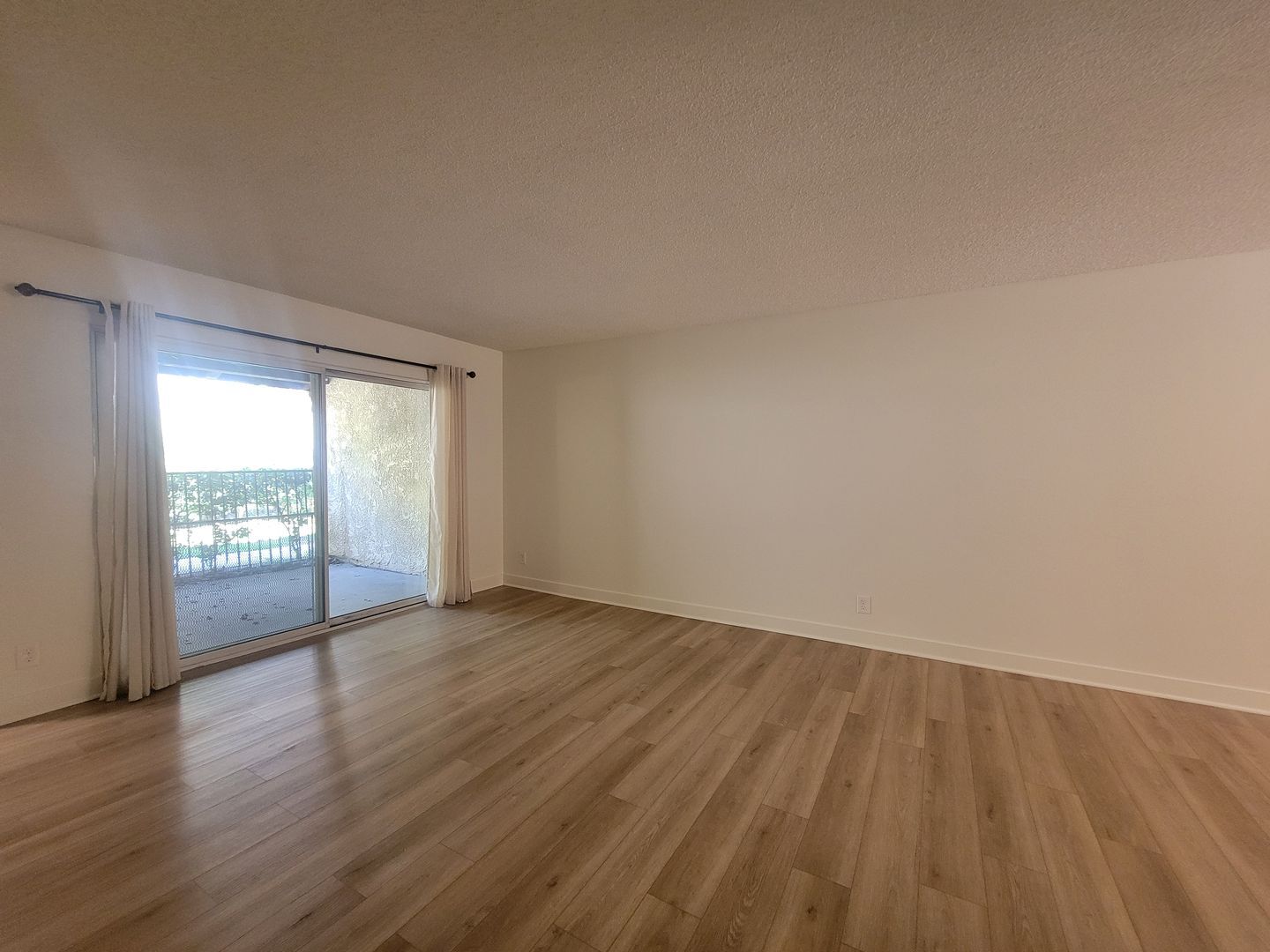 9727 Via Roma - Burbank - California - 2 bed, 2.5 bath rental property