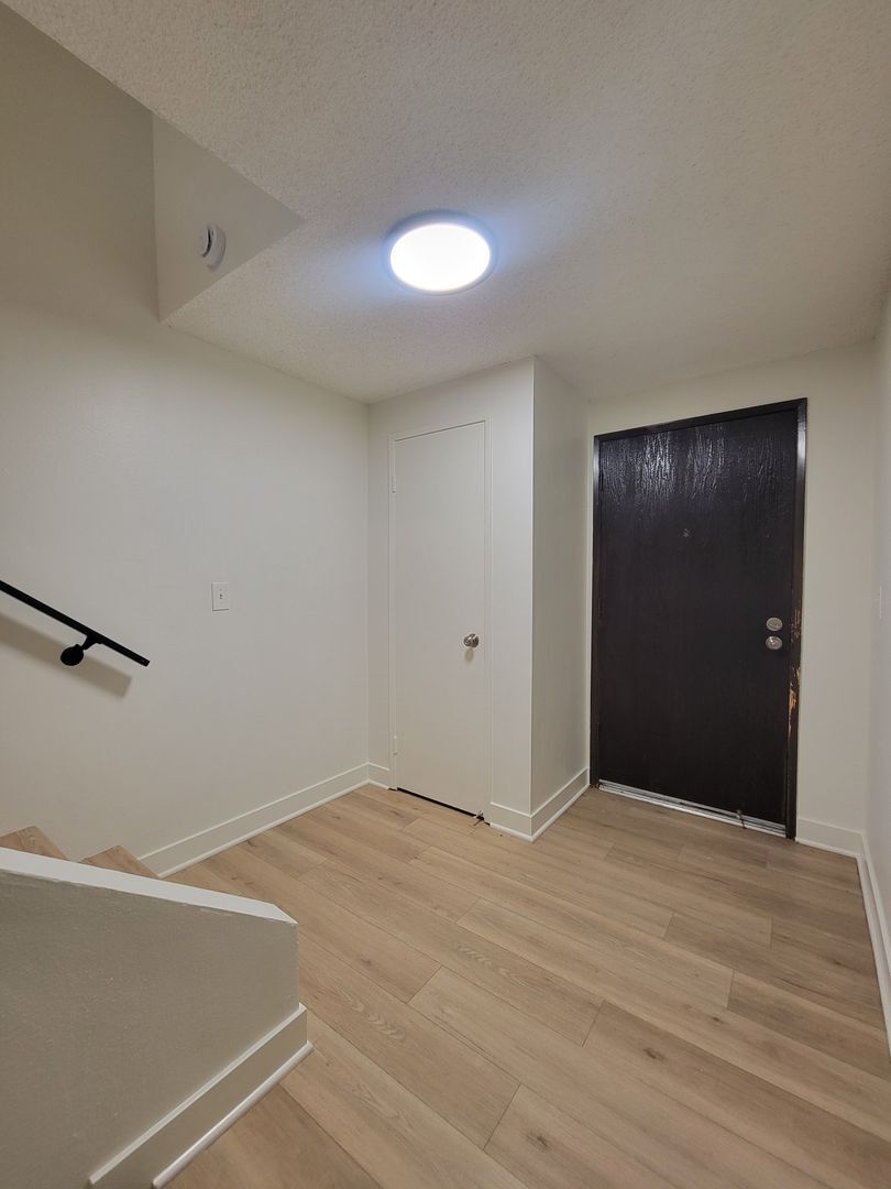 9727 Via Roma - Burbank - California - 2 bed, 2.5 bath rental property