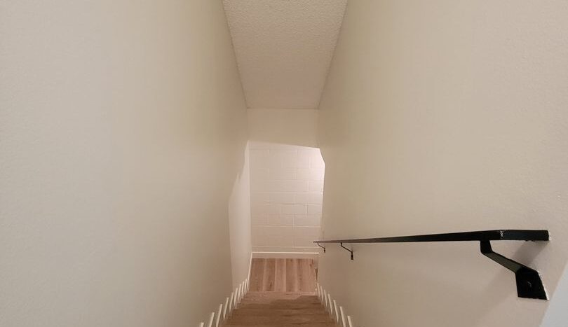 9727 Via Roma - Burbank - California - 2 bed, 2.5 bath rental property