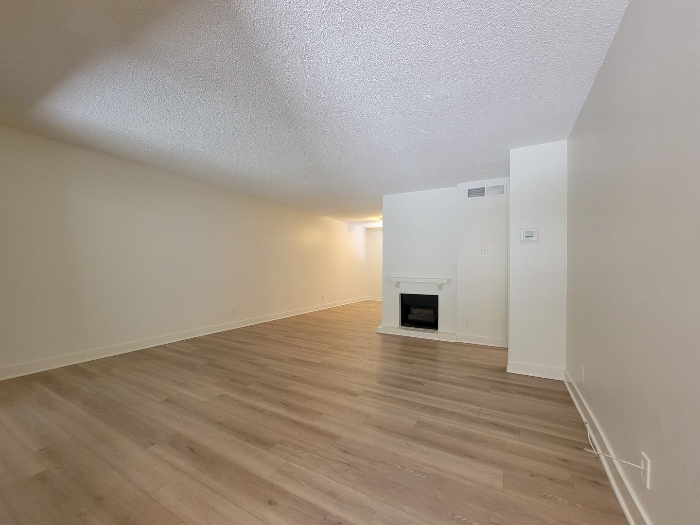 9727 Via Roma - Burbank - California - 2 bed, 2.5 bath rental property