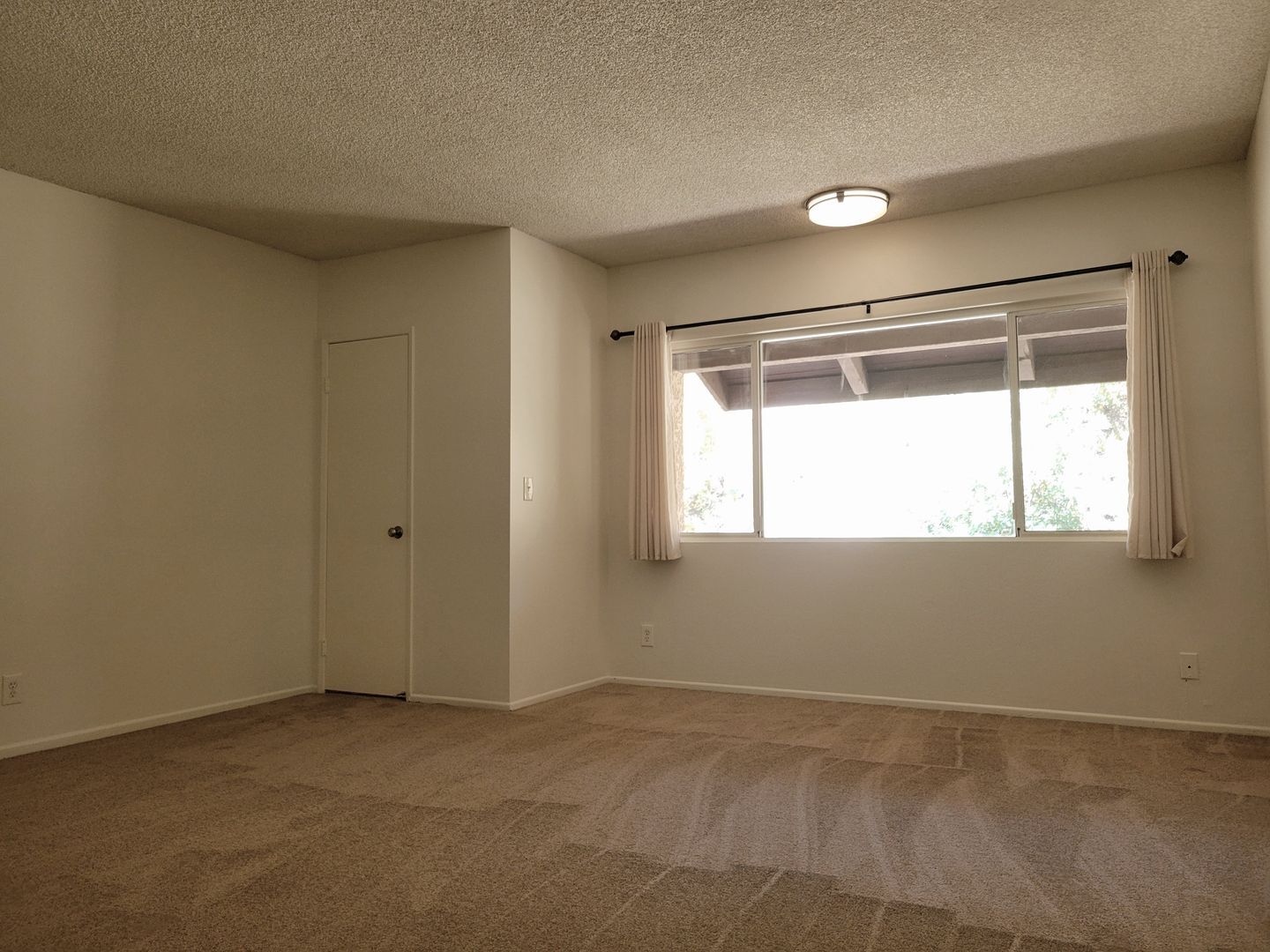 9727 Via Roma - Burbank - California - 2 bed, 2.5 bath rental property