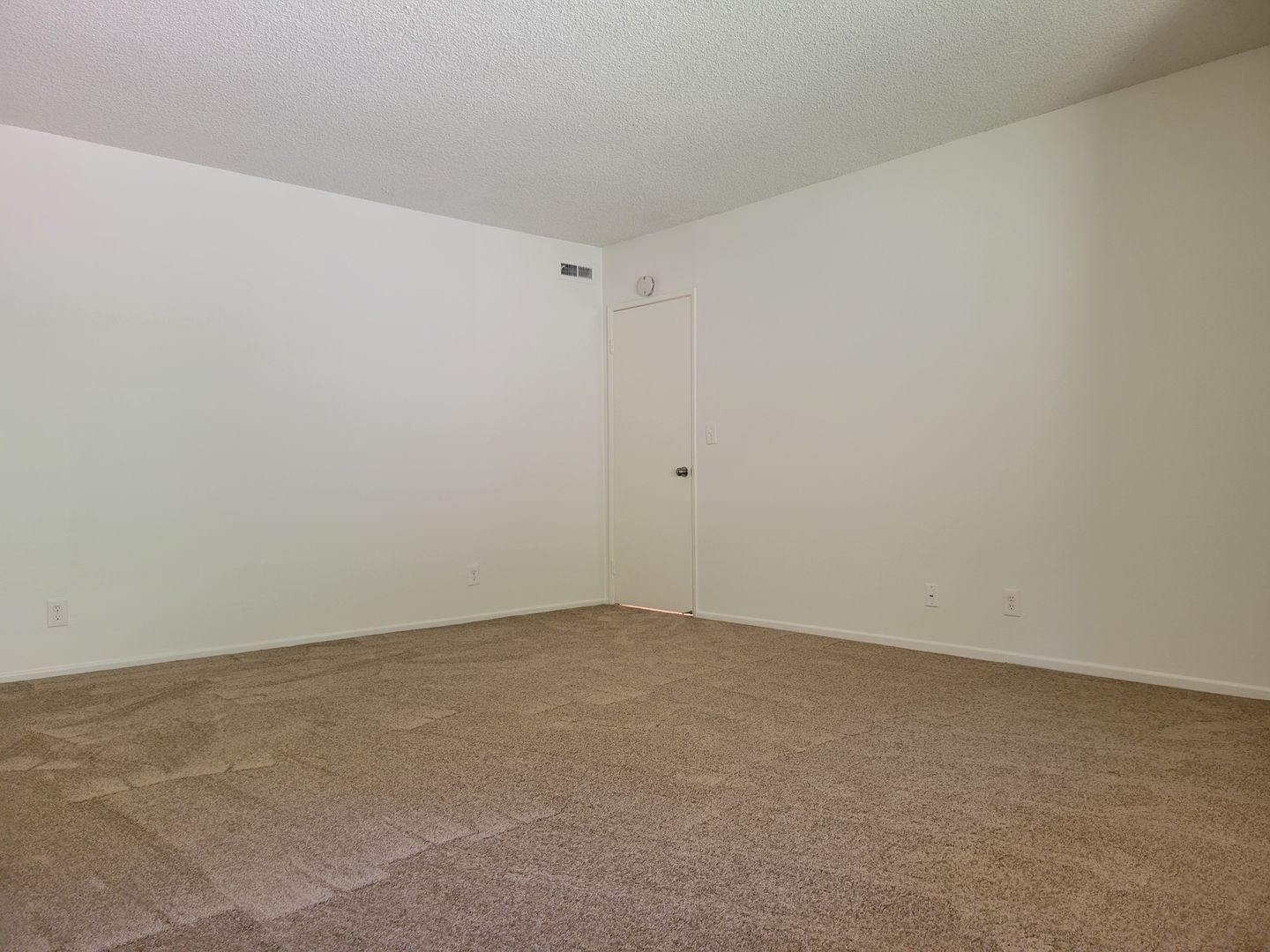 9727 Via Roma - Burbank - California - 2 bed, 2.5 bath rental property