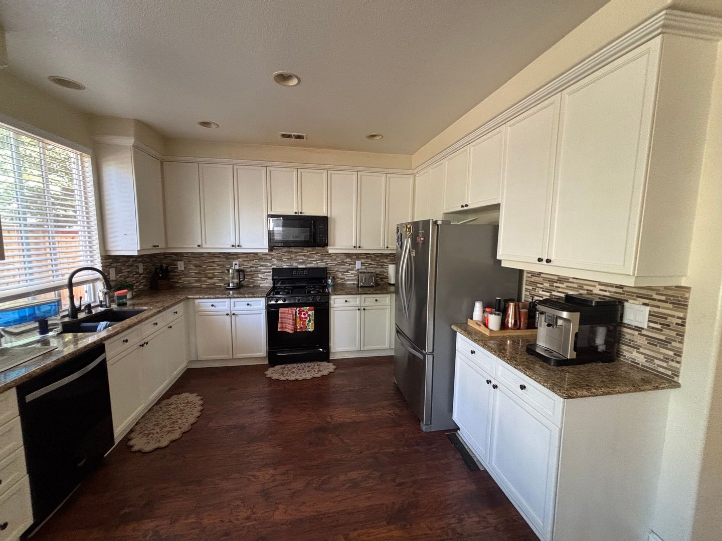 9829 Waterfowl Dr - Elk Grove - California - 5 bed, 3 bath rental property