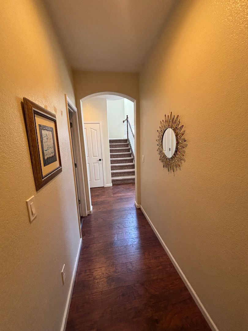 9829 Waterfowl Dr - Elk Grove - California - 5 bed, 3 bath rental property
