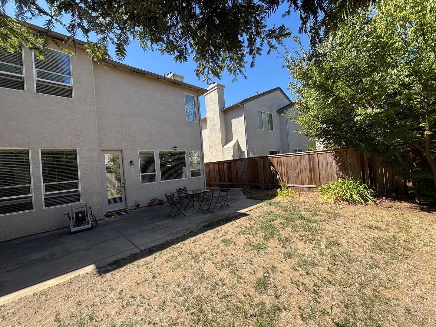 9829 Waterfowl Dr - Elk Grove - California - 5 bed, 3 bath rental property