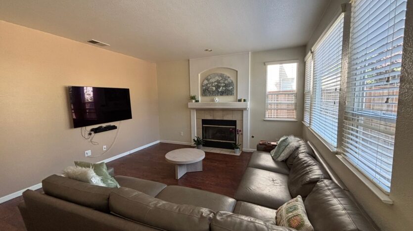 9829 Waterfowl Dr - Elk Grove - California - 5 bed, 3 bath rental property