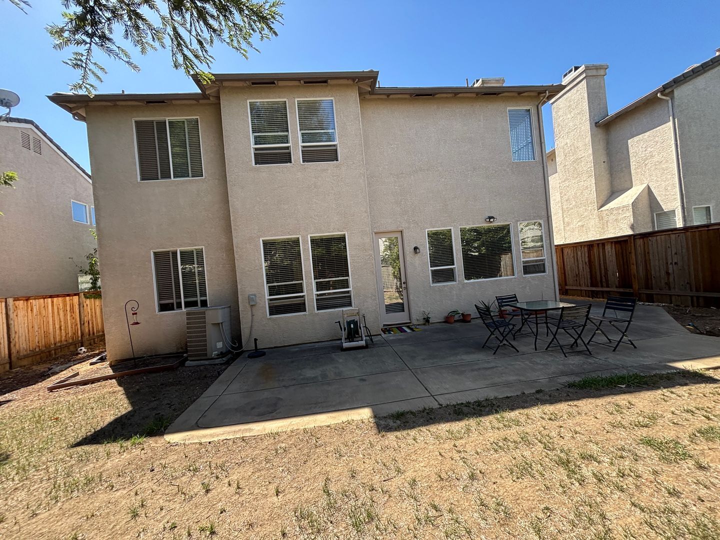 9829 Waterfowl Dr - Elk Grove - California - 5 bed, 3 bath rental property