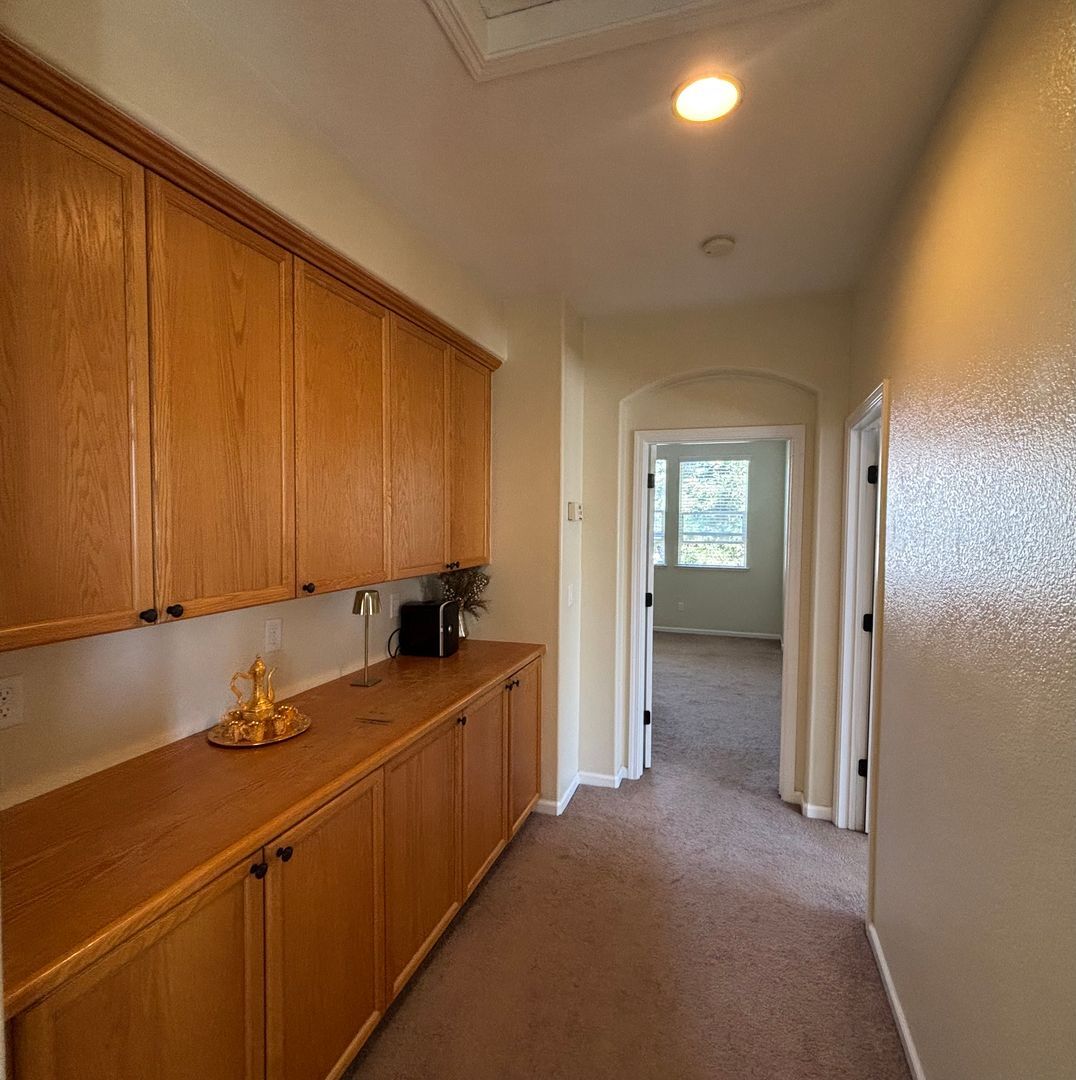 9829 Waterfowl Dr - Elk Grove - California - 5 bed, 3 bath rental property