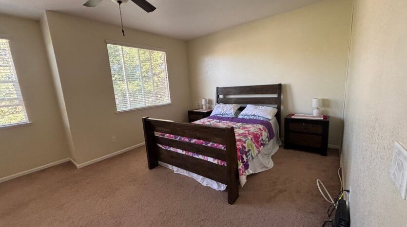 9829 Waterfowl Dr - Elk Grove - California - 5 bed, 3 bath rental property