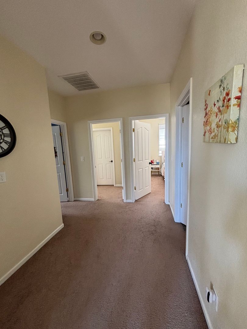 9829 Waterfowl Dr - Elk Grove - California - 5 bed, 3 bath rental property