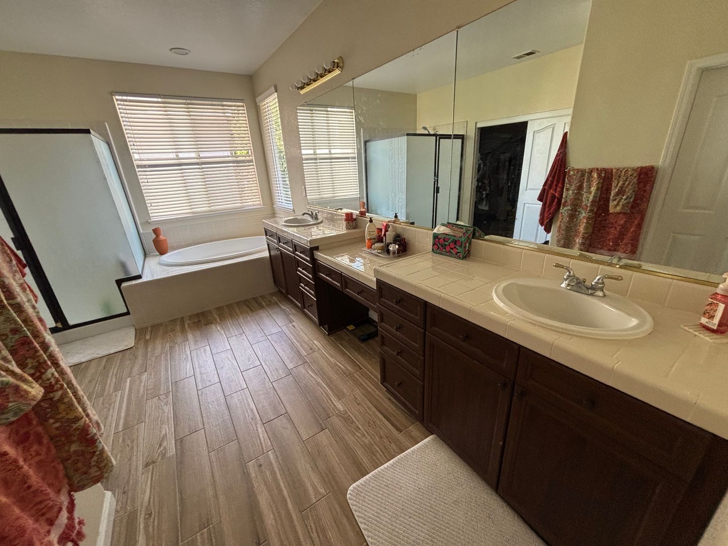 9829 Waterfowl Dr - Elk Grove - California - 5 bed, 3 bath rental property