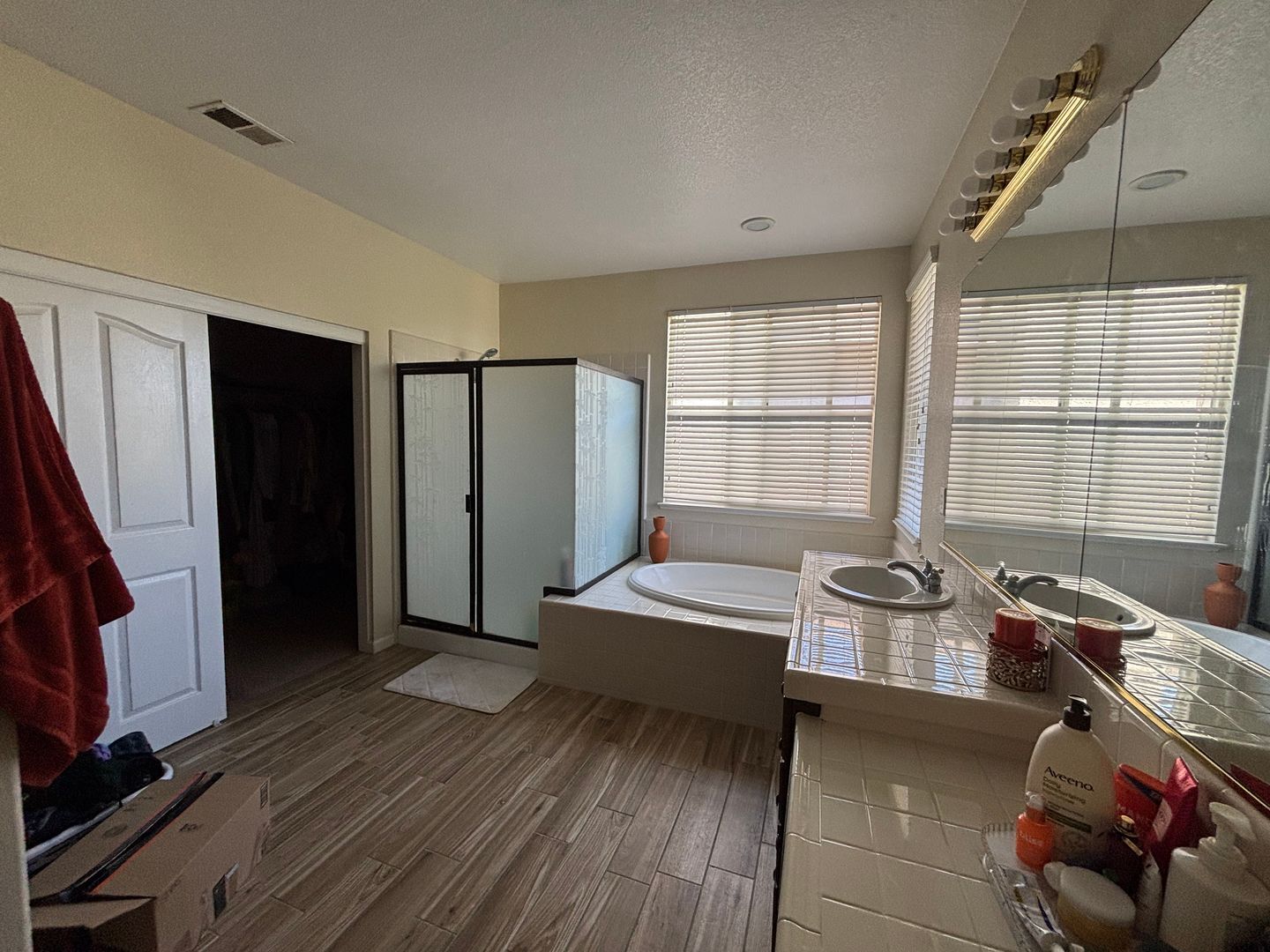 9829 Waterfowl Dr - Elk Grove - California - 5 bed, 3 bath rental property