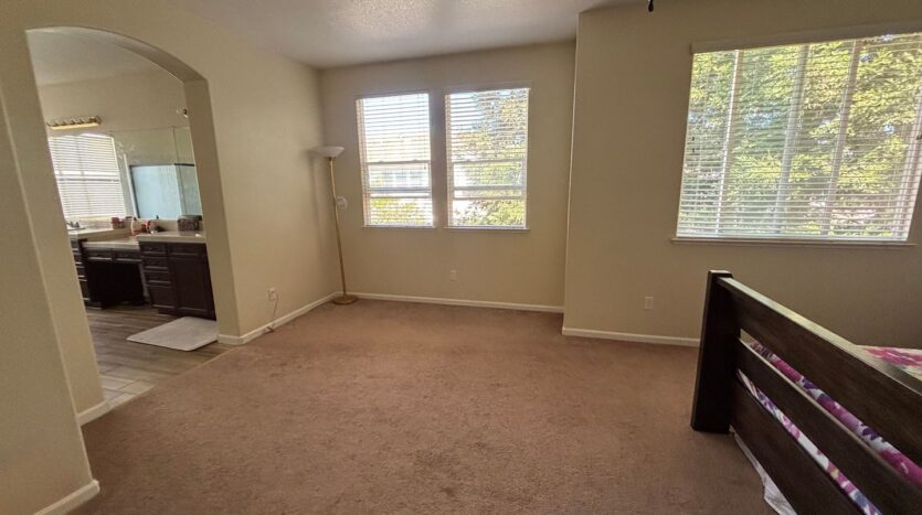 9829 Waterfowl Dr - Elk Grove - California - 5 bed, 3 bath rental property