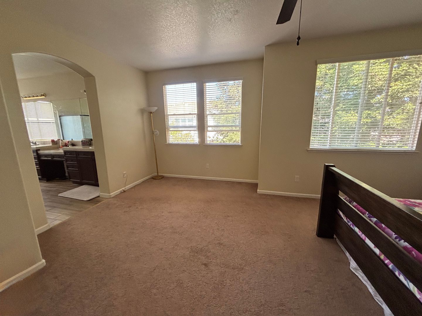 9829 Waterfowl Dr - Elk Grove - California - 5 bed, 3 bath rental property