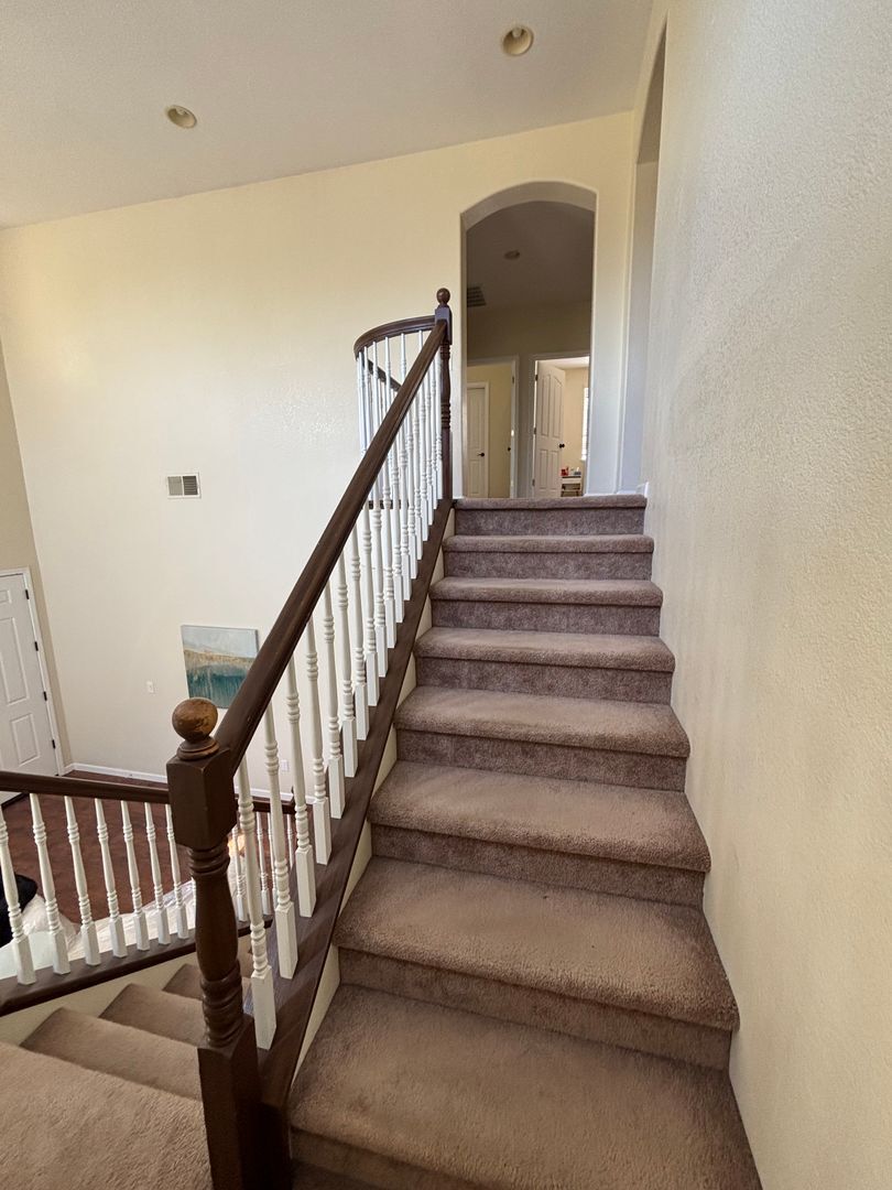 9829 Waterfowl Dr - Elk Grove - California - 5 bed, 3 bath rental property
