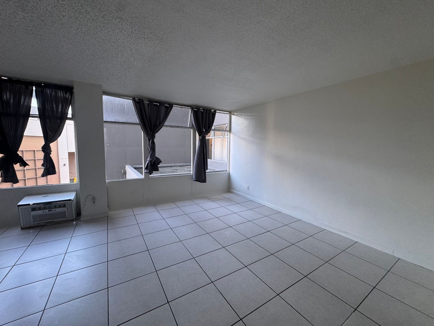 100 E Atlantic #207 - Long Beach - California - 1 bed, 1 bath rental property