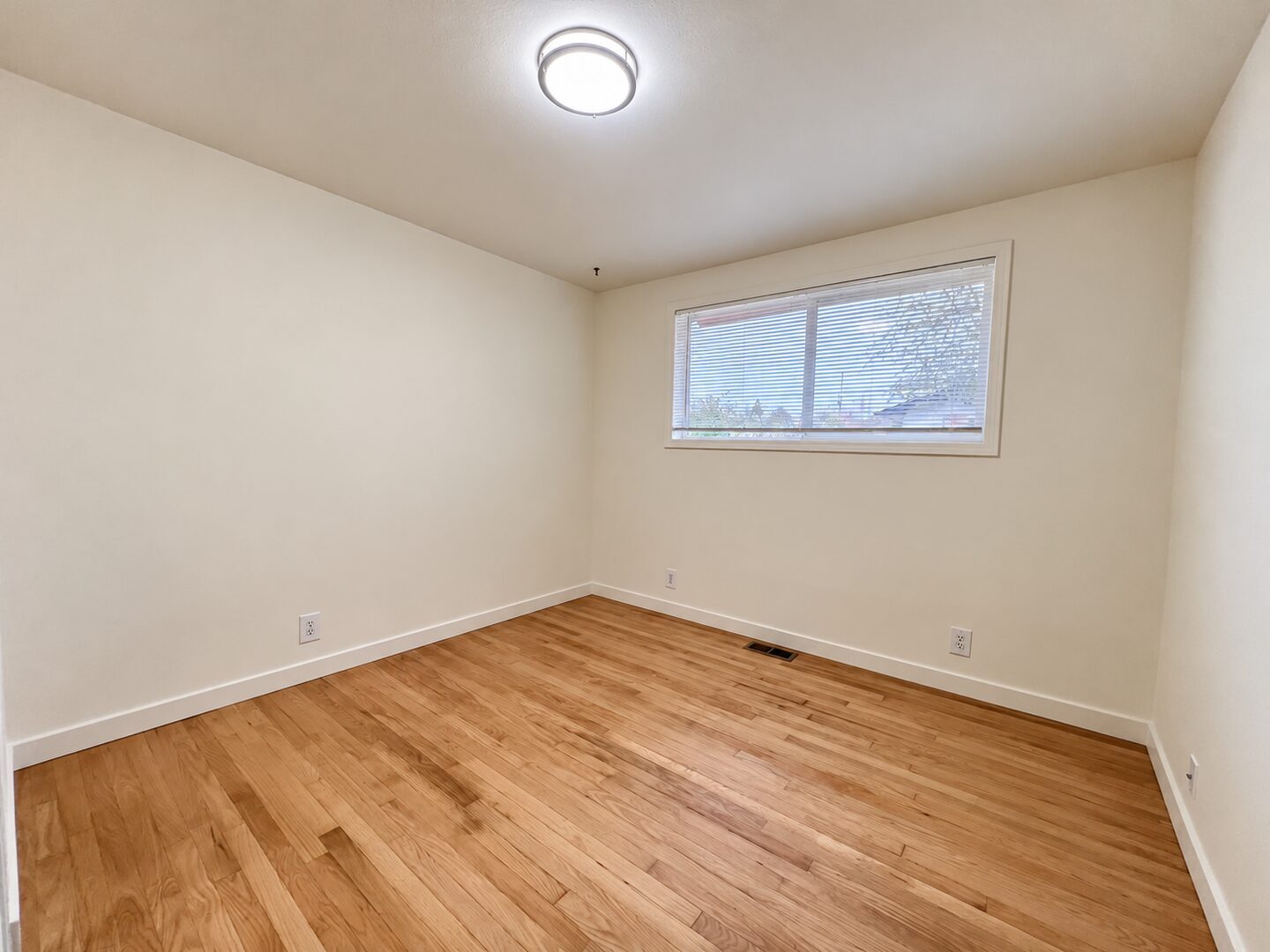 10523 SE Cora St - Portland - Oregon - 3 bed, 1 bath rental property