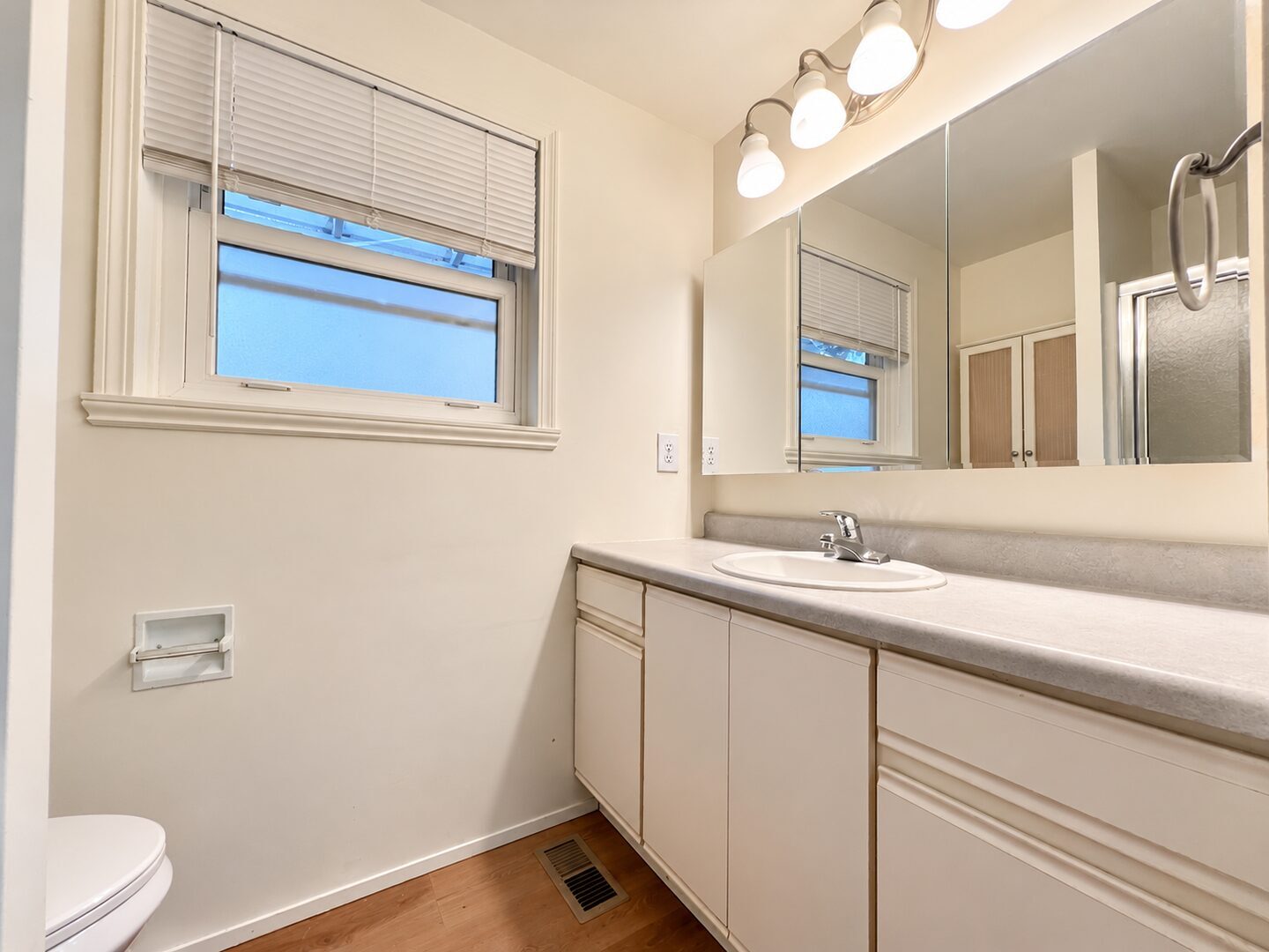 10523 SE Cora St - Portland - Oregon - 3 bed, 1 bath rental property