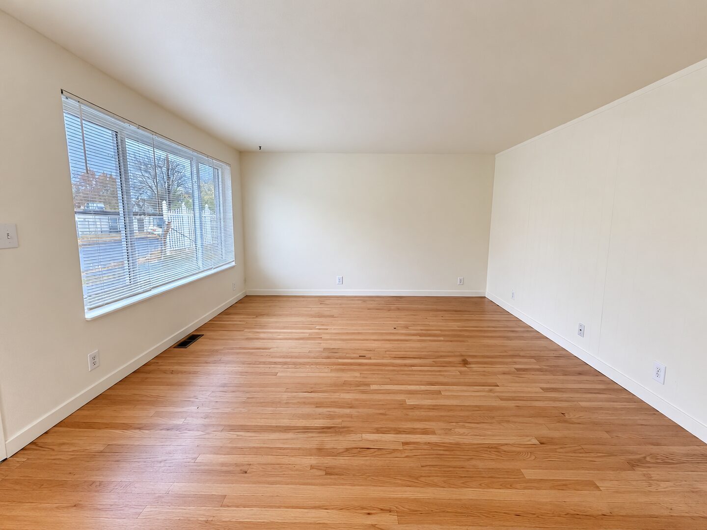 10523 SE Cora St - Portland - Oregon - 3 bed, 1 bath rental property
