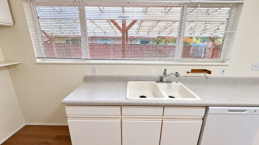 10523 SE Cora St - Portland - Oregon - 3 bed, 1 bath rental property