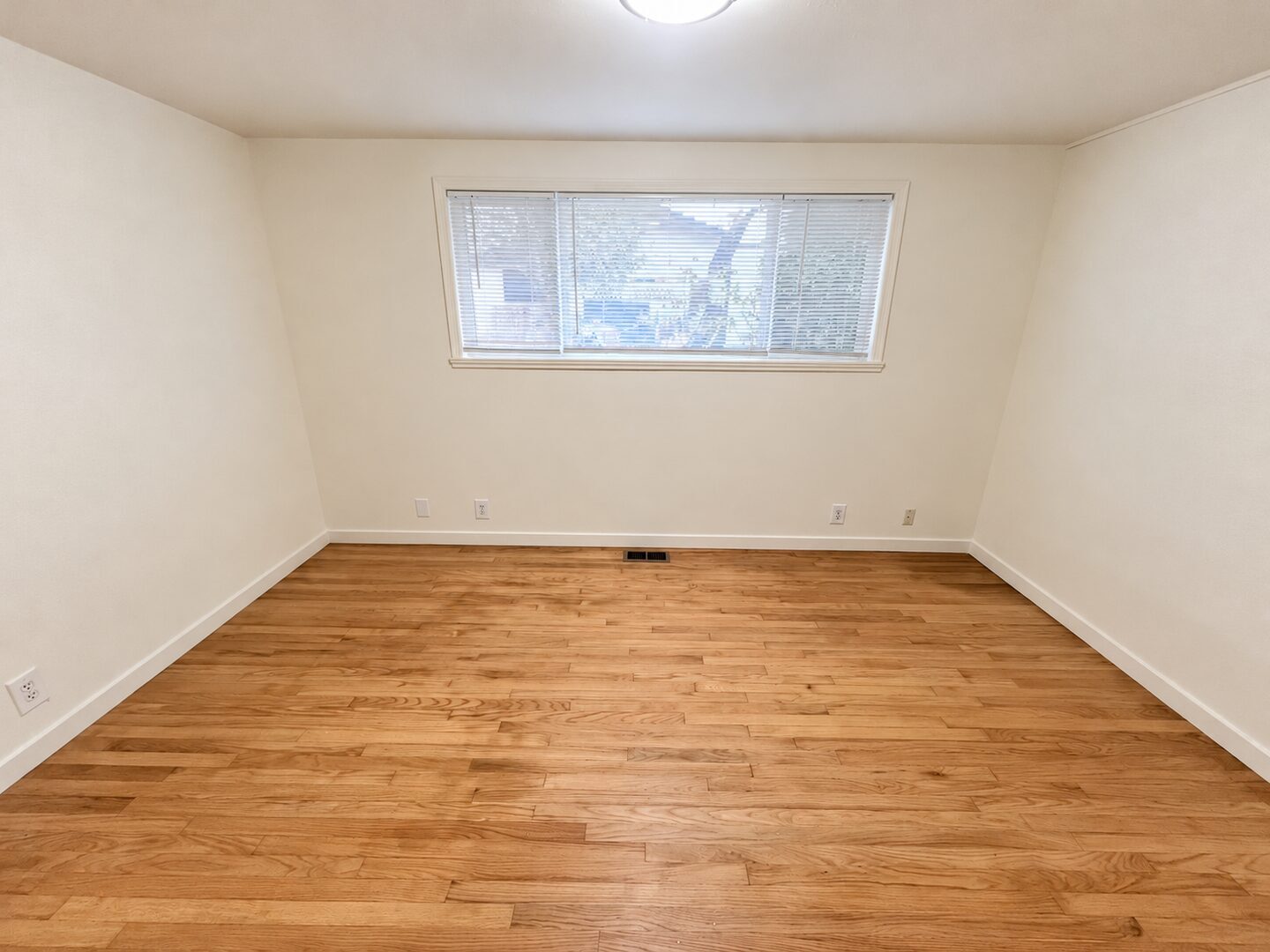 10523 SE Cora St - Portland - Oregon - 3 bed, 1 bath rental property