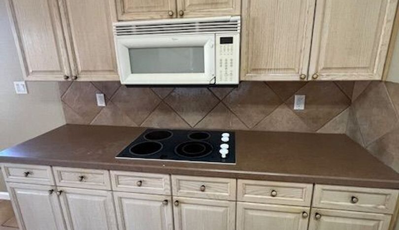 10709 Flagstone Pl NW - Albuquerque - New Mexico - 4 bed, 2.5 bath rental property