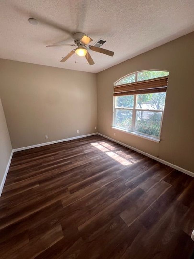 10709 Flagstone Pl NW - Albuquerque - New Mexico - 4 bed, 2.5 bath rental property
