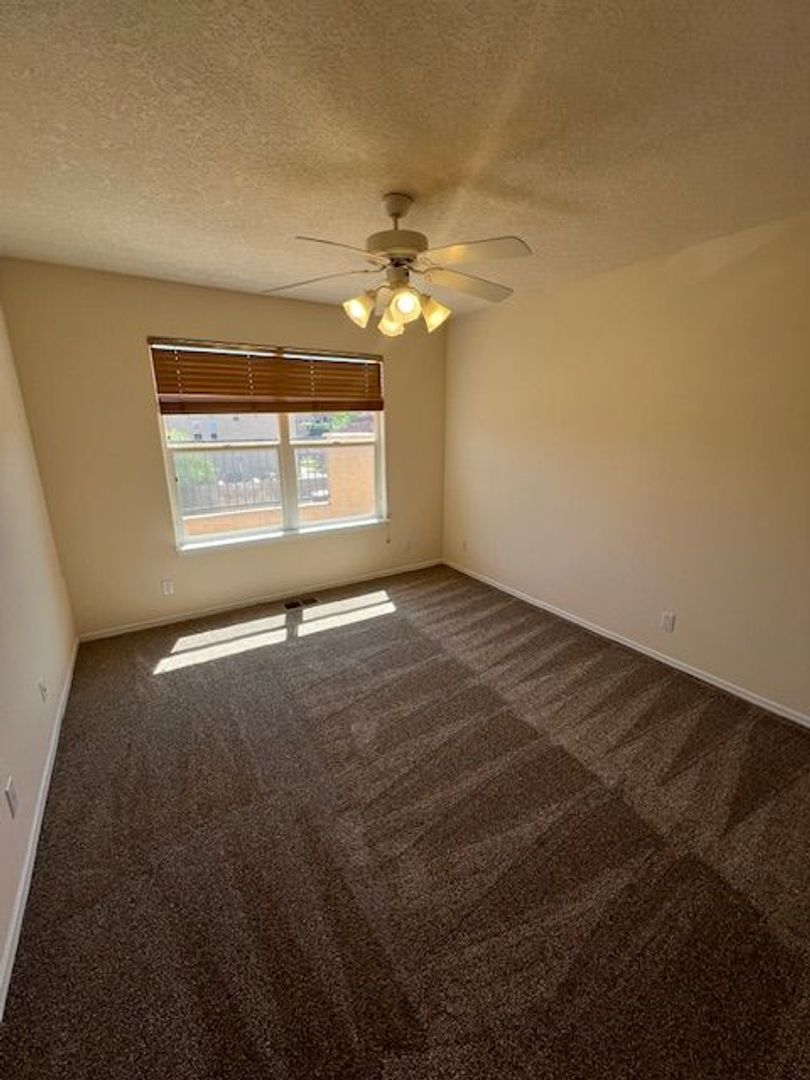 10709 Flagstone Pl NW - Albuquerque - New Mexico - 4 bed, 2.5 bath rental property