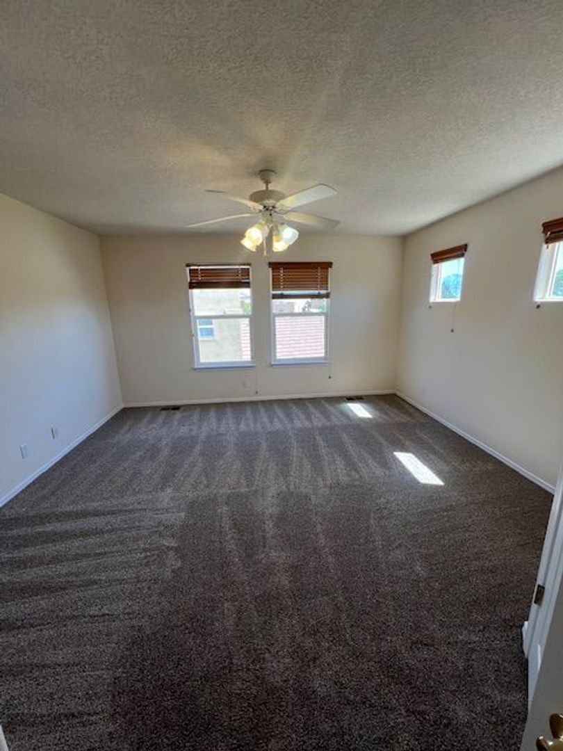10709 Flagstone Pl NW - Albuquerque - New Mexico - 4 bed, 2.5 bath rental property