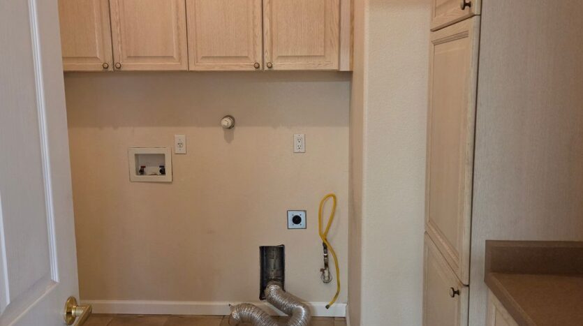 10709 Flagstone Pl NW - Albuquerque - New Mexico - 4 bed, 2.5 bath rental property