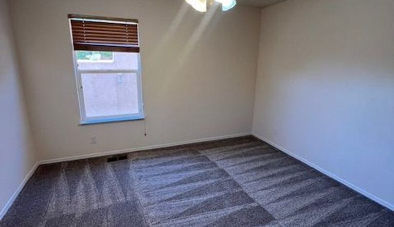 10709 Flagstone Pl NW - Albuquerque - New Mexico - 4 bed, 2.5 bath rental property