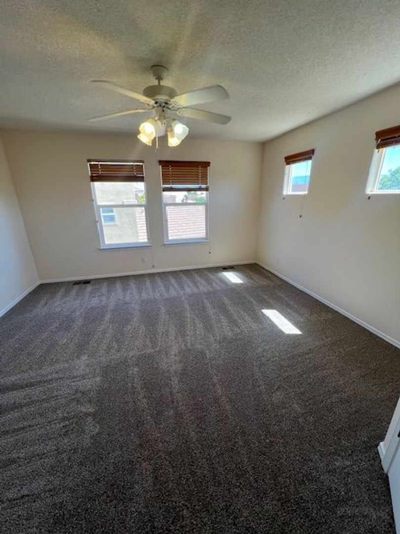 10709 Flagstone Pl NW - Albuquerque - New Mexico - 4 bed, 2.5 bath rental property