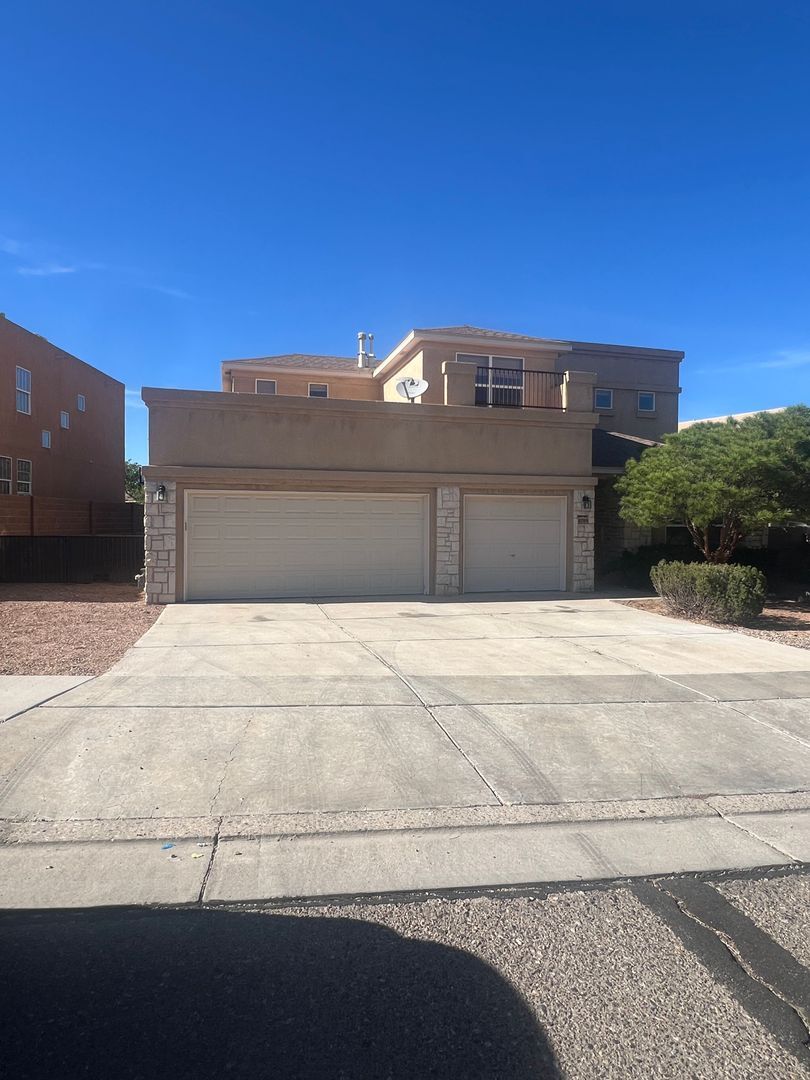 10709 Flagstone Pl NW - Albuquerque - New Mexico - 4 bed, 2.5 bath rental property