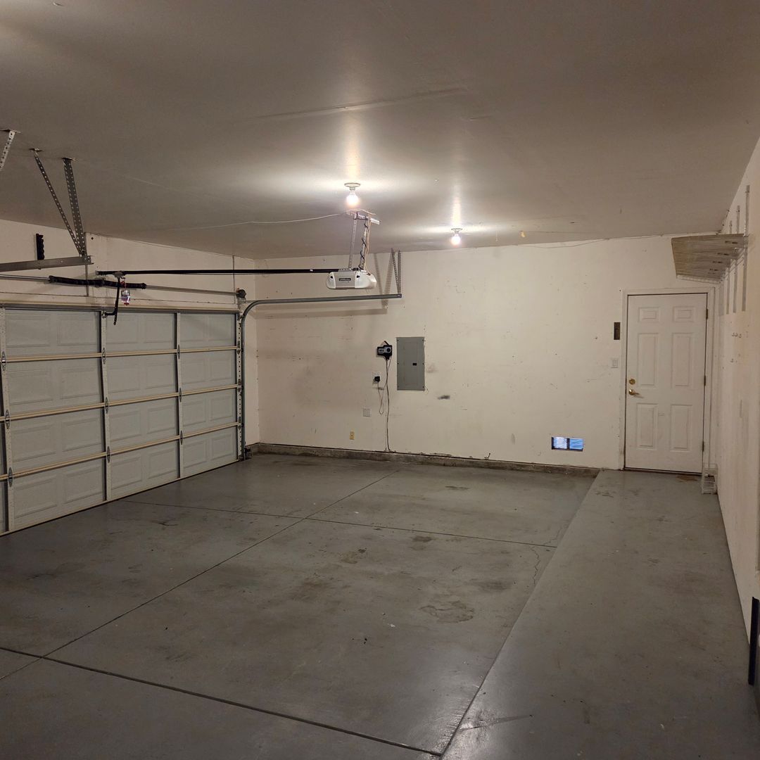 10709 Flagstone Pl NW - Albuquerque - New Mexico - 4 bed, 2.5 bath rental property