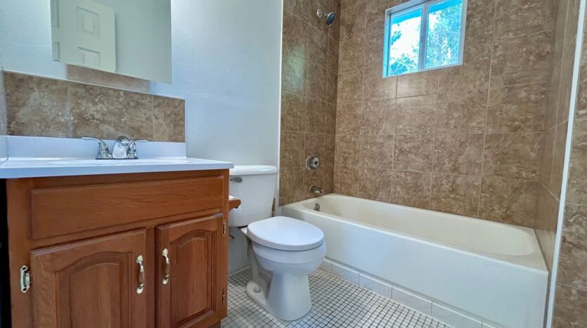 111 NE 77th St - Vancouver - Washington - 3 bed, 1 bath rental property