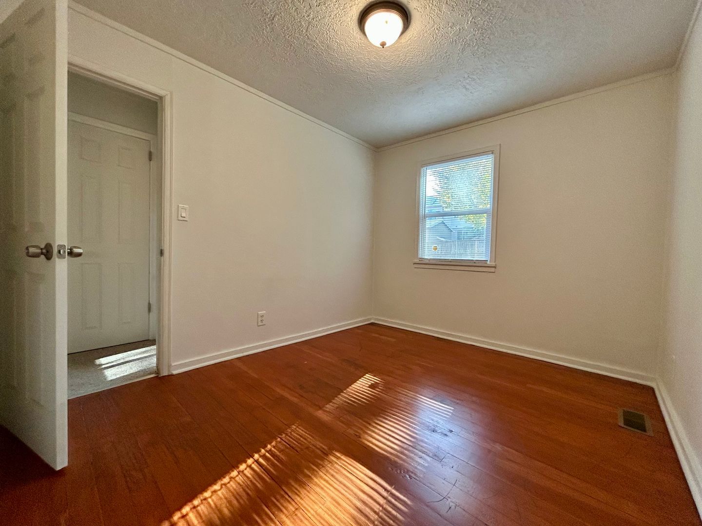 111 NE 77th St - Vancouver - Washington - 3 bed, 1 bath rental property