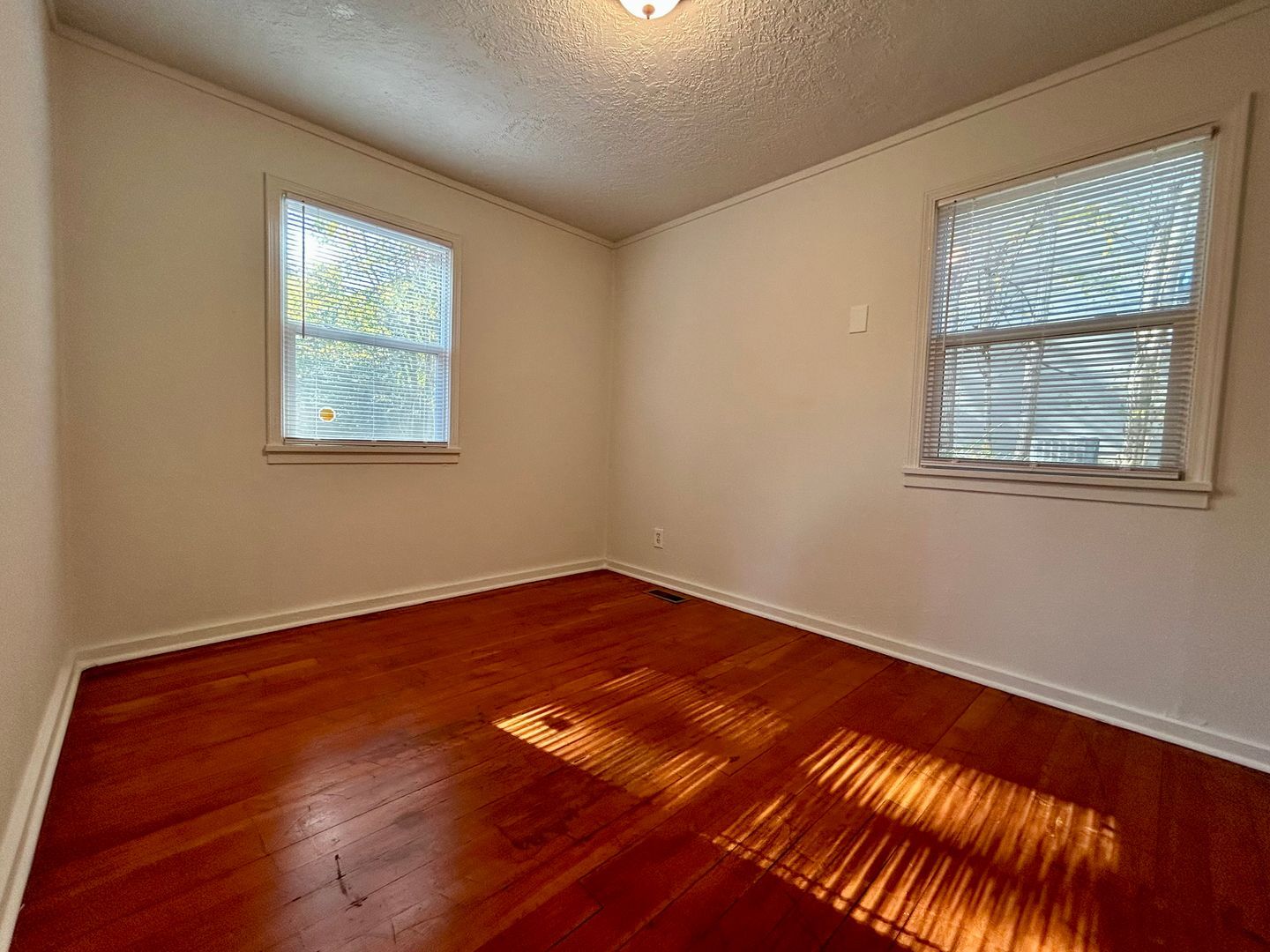 111 NE 77th St - Vancouver - Washington - 3 bed, 1 bath rental property