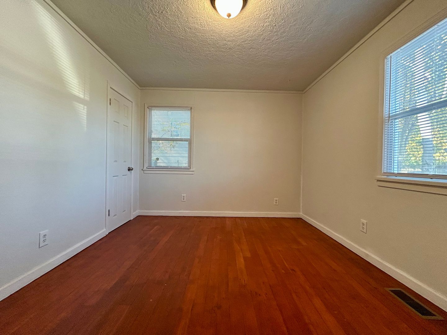 111 NE 77th St - Vancouver - Washington - 3 bed, 1 bath rental property