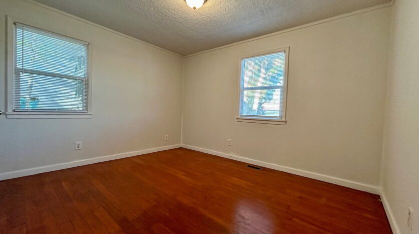 111 NE 77th St - Vancouver - Washington - 3 bed, 1 bath rental property