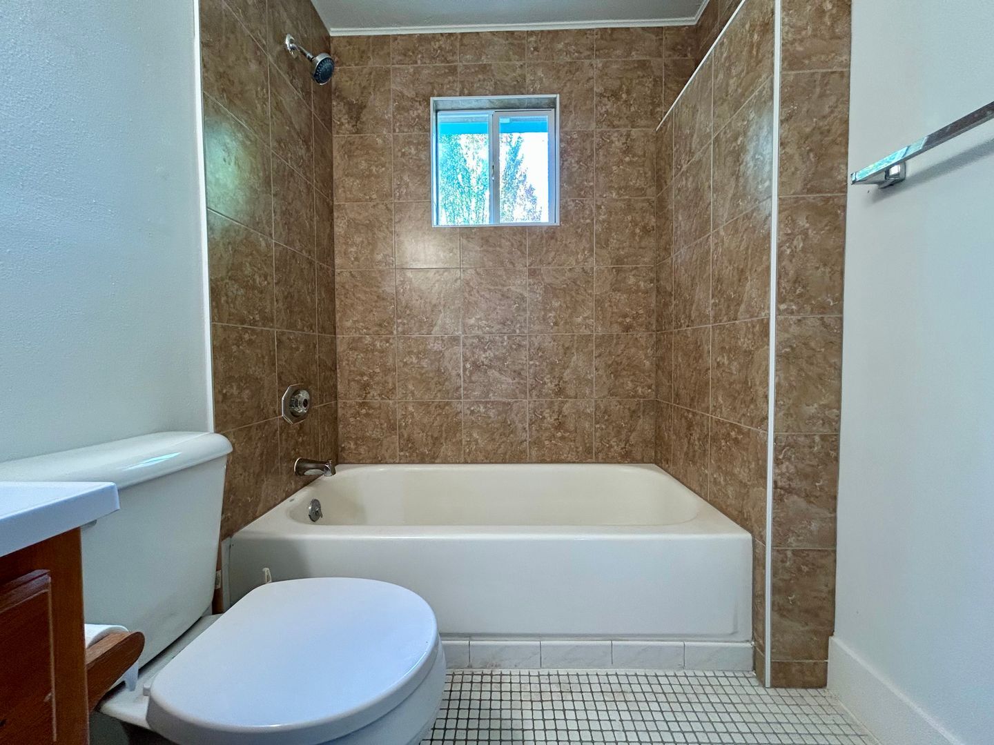 111 NE 77th St - Vancouver - Washington - 3 bed, 1 bath rental property
