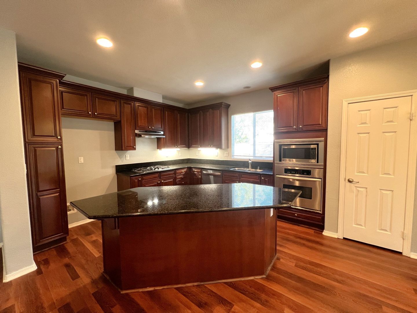 12839 Rimmon Rd - Corona - California - 4 bed, 3 bath rental property
