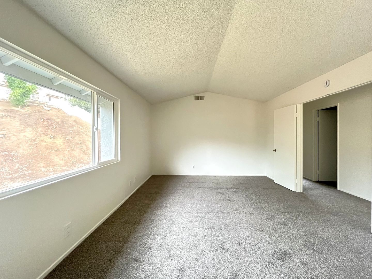 1440 Pochard Circle - Corona - California - 5 bed, 3 bath rental property