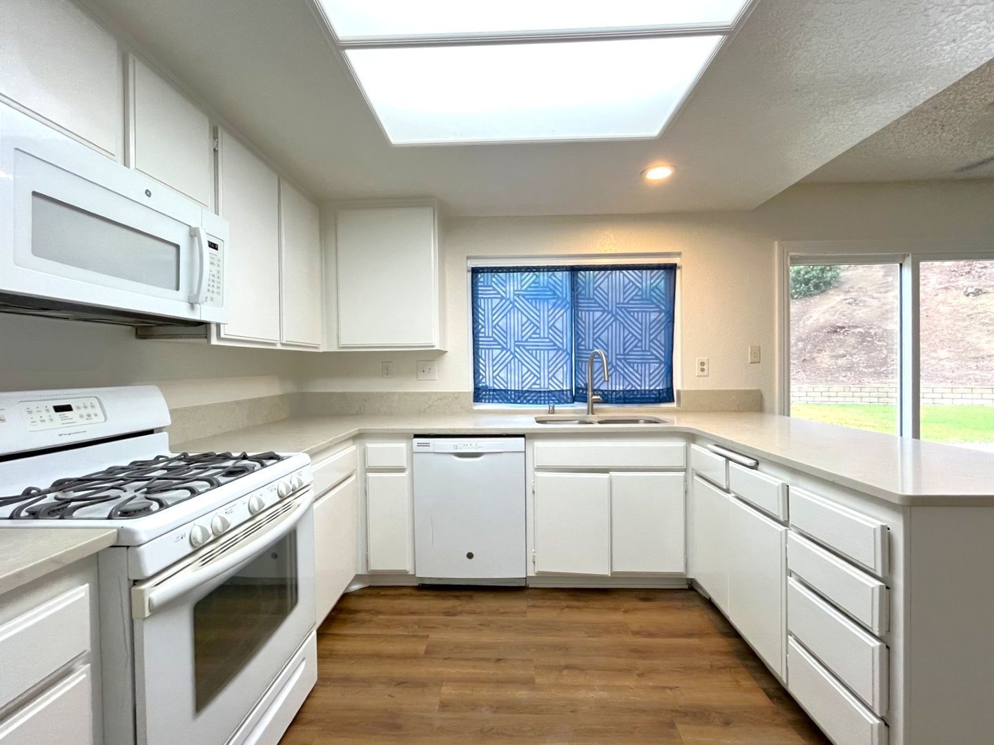 1440 Pochard Circle - Corona - California - 5 bed, 3 bath rental property