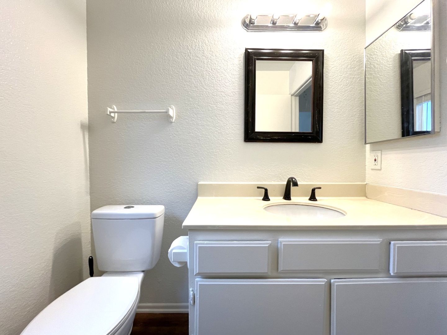 1440 Pochard Circle - Corona - California - 5 bed, 3 bath rental property